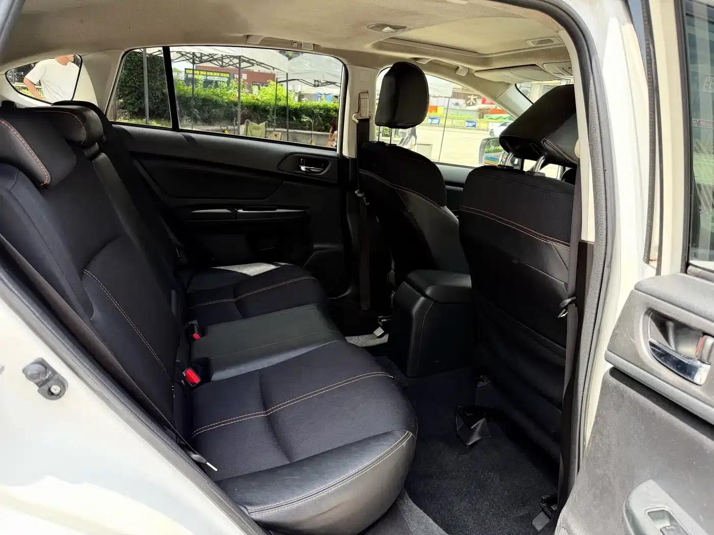 Subaru XV 2012 2.0i Luxury Edition — миниатюра 11
