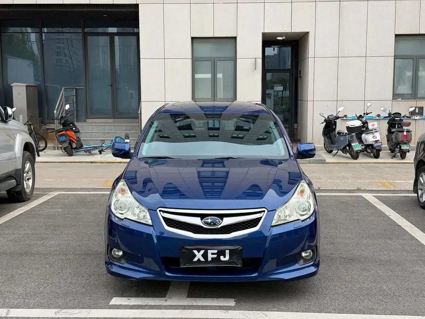 Legacy 2010 2.0i Luxury Touring Edition — миниатюра 1