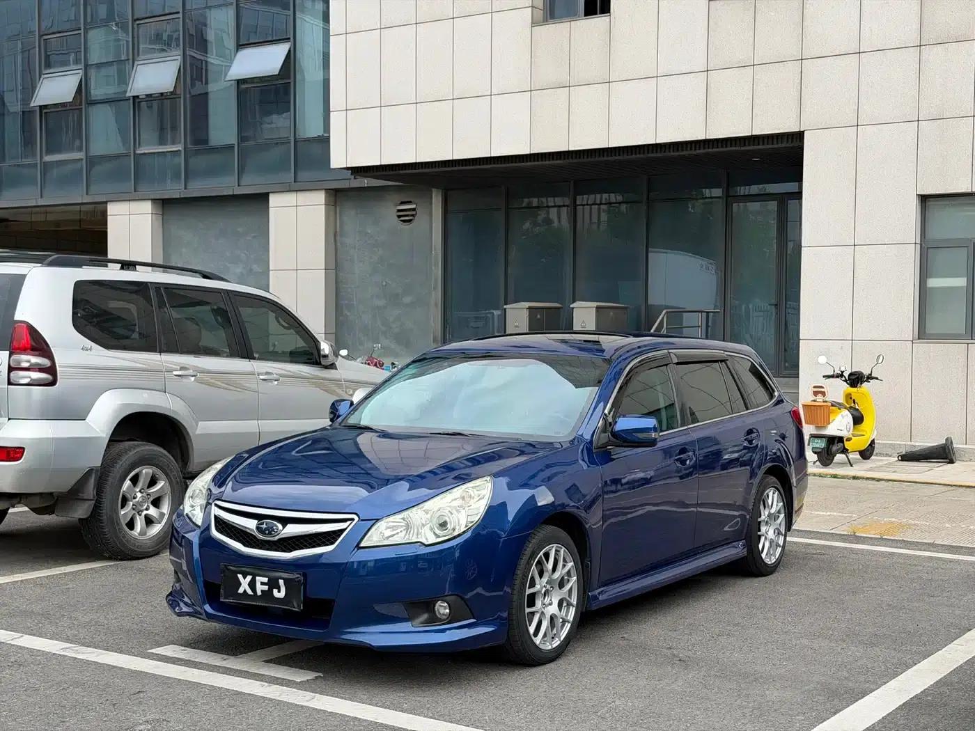 Legacy 2010 2.0i Luxury Touring Edition — миниатюра 2
