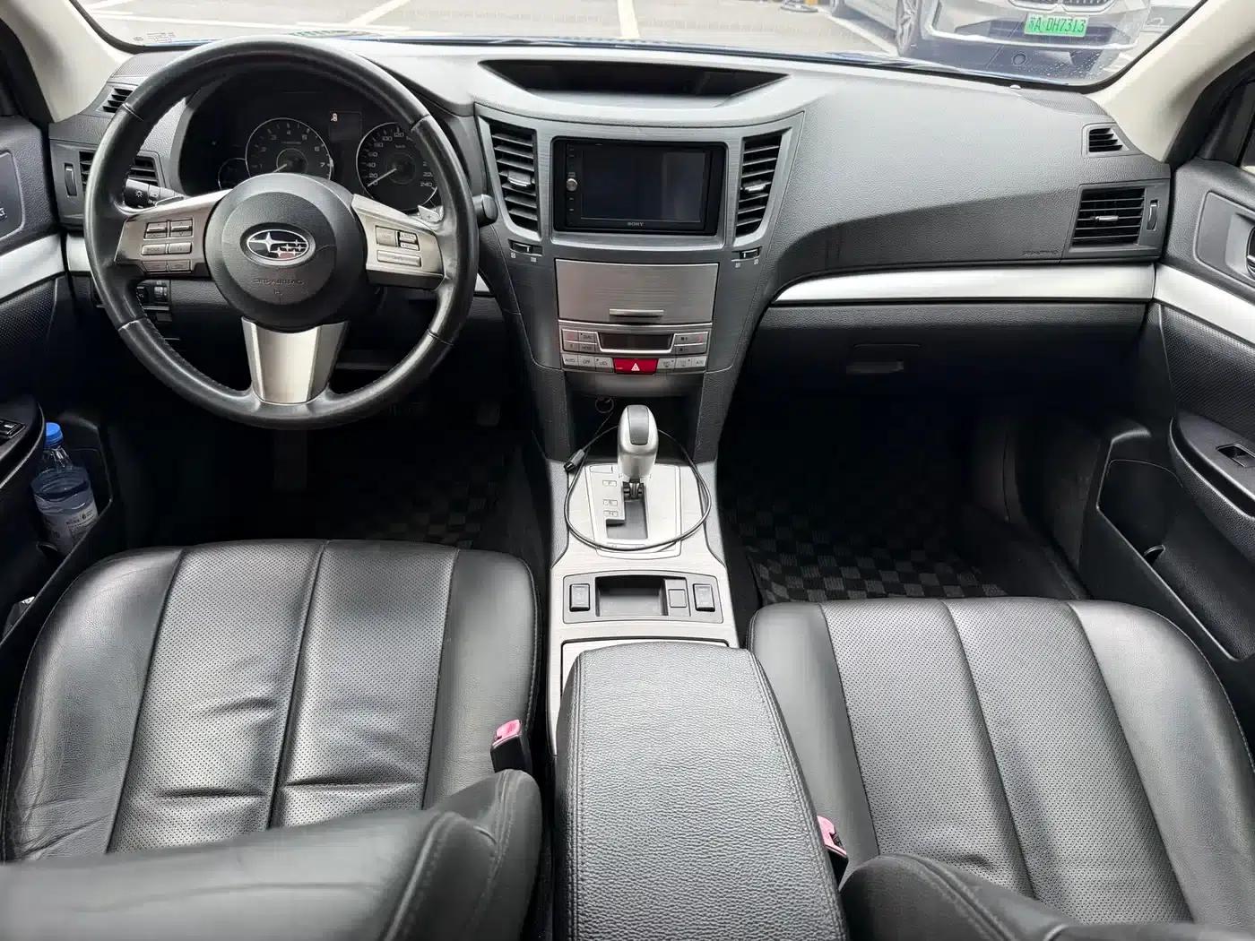 Legacy 2010 2.0i Luxury Touring Edition — миниатюра 6