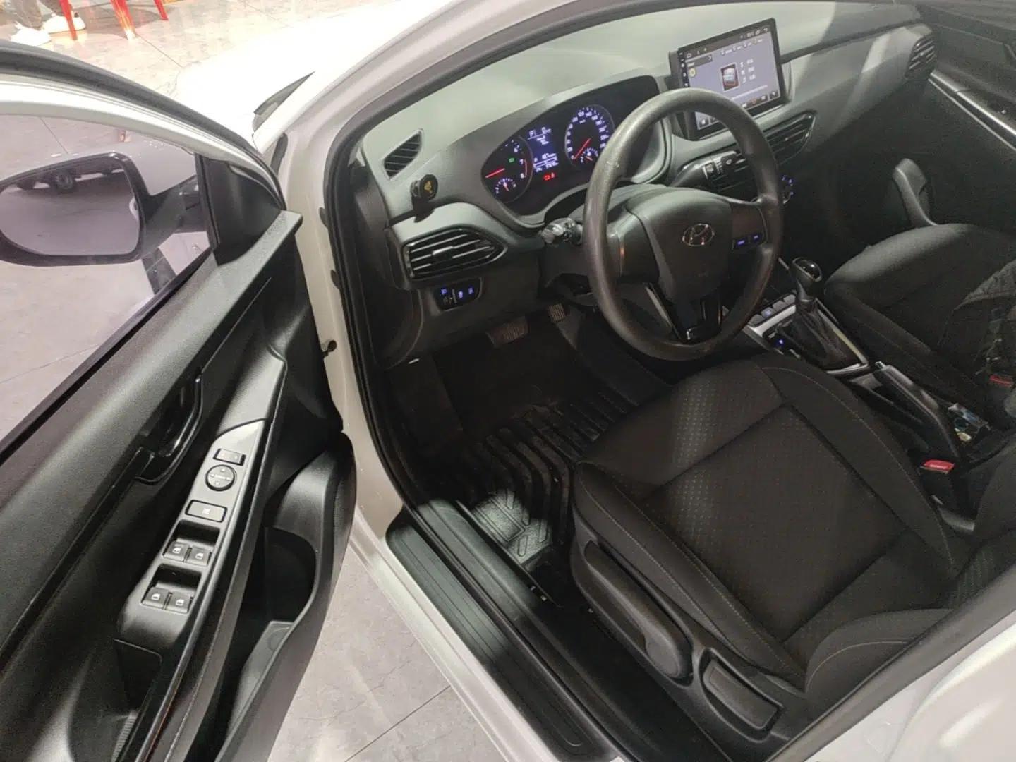 Hyundai Celesta 2018 1.6L Automatic GL Enjoyment Edition China VI compliant — миниатюра 19