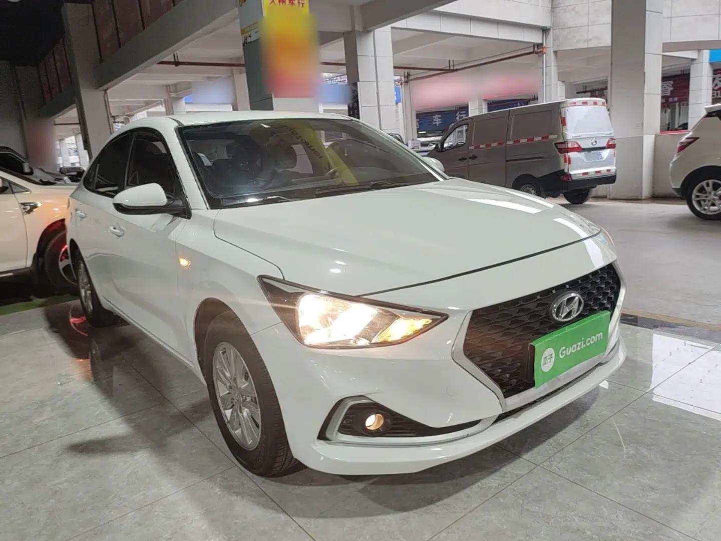 Hyundai Celesta 2018 1.6L Automatic GL Enjoyment Edition China VI compliant — миниатюра 3