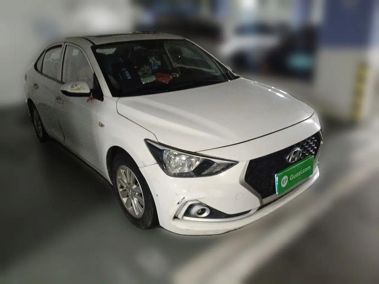 Hyundai Celesta 2017 1.6L Manual Enjoyment Edition GLS — миниатюра 3