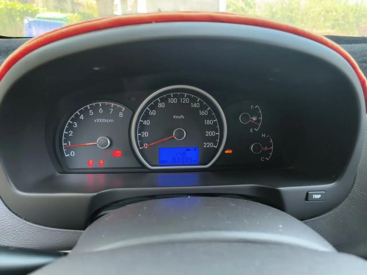 Hyundai Celesta 2011 1.6L Manual Luxury Model — миниатюра 12