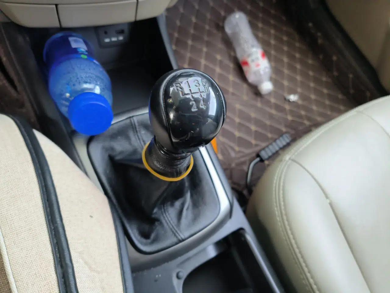 Hyundai Celesta 2011 1.6L Manual Luxury Model — миниатюра 15