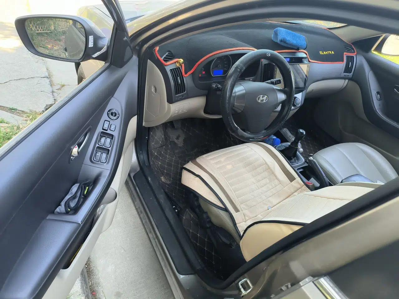 Hyundai Celesta 2011 1.6L Manual Luxury Model — миниатюра 17