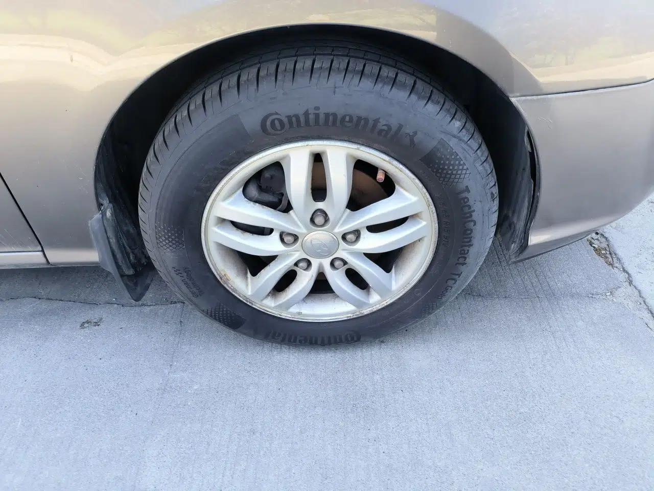 Hyundai Celesta 2011 1.6L Manual Luxury Model — миниатюра 8