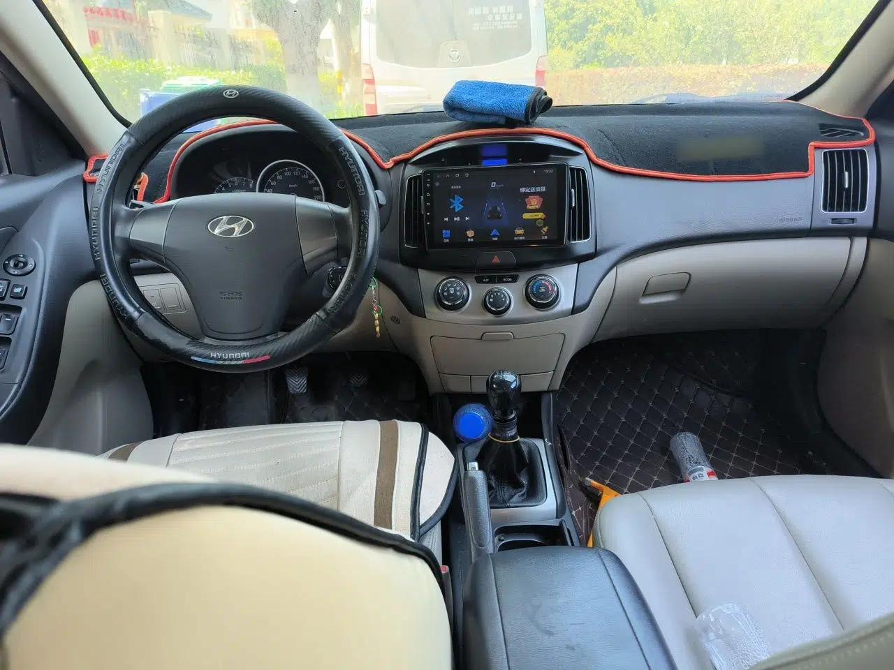 Hyundai Celesta 2011 1.6L Manual Luxury Model — миниатюра 10