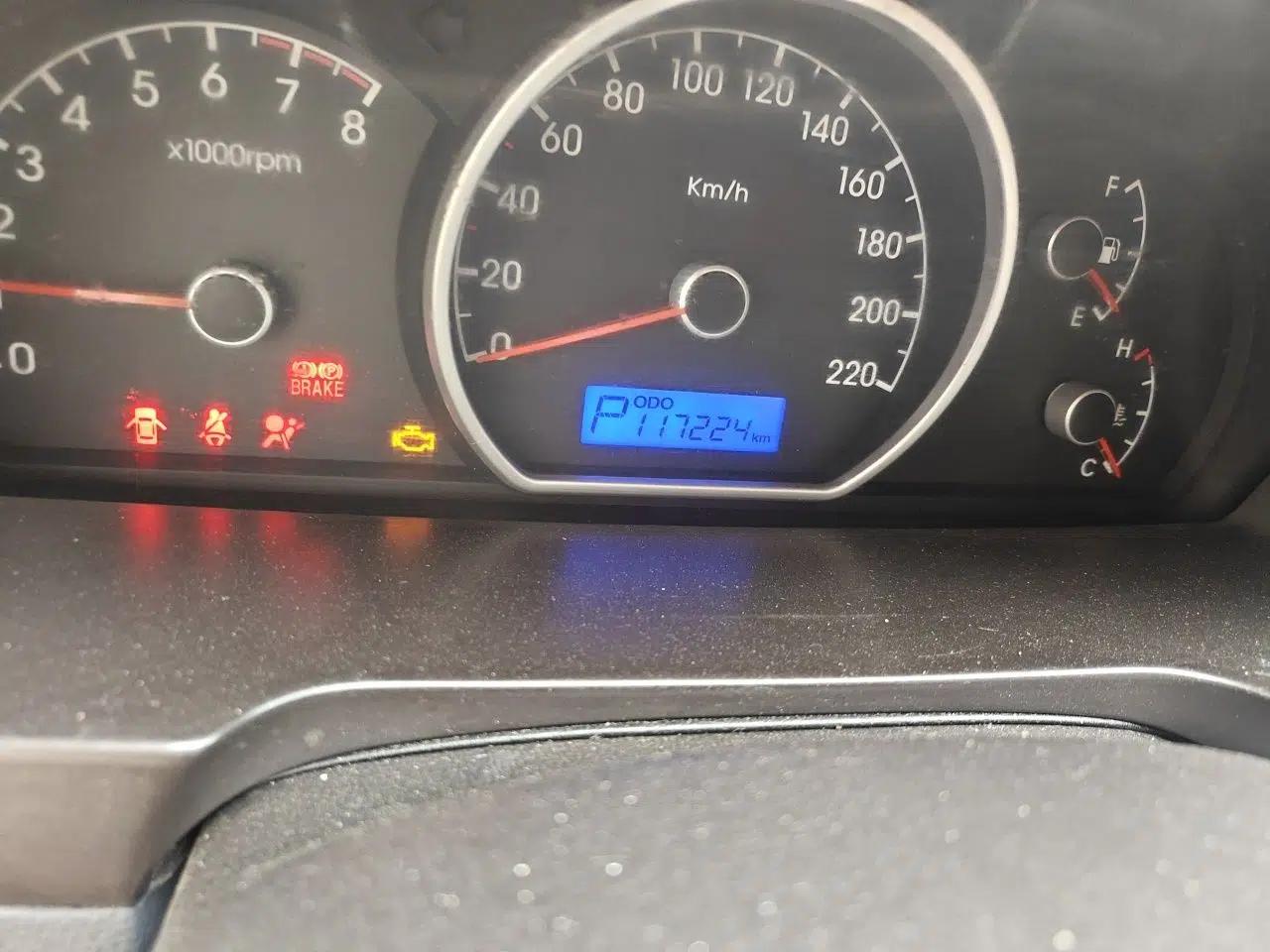 Hyundai Celesta 2011 1.6L Automatic Comfort Edition — миниатюра 13