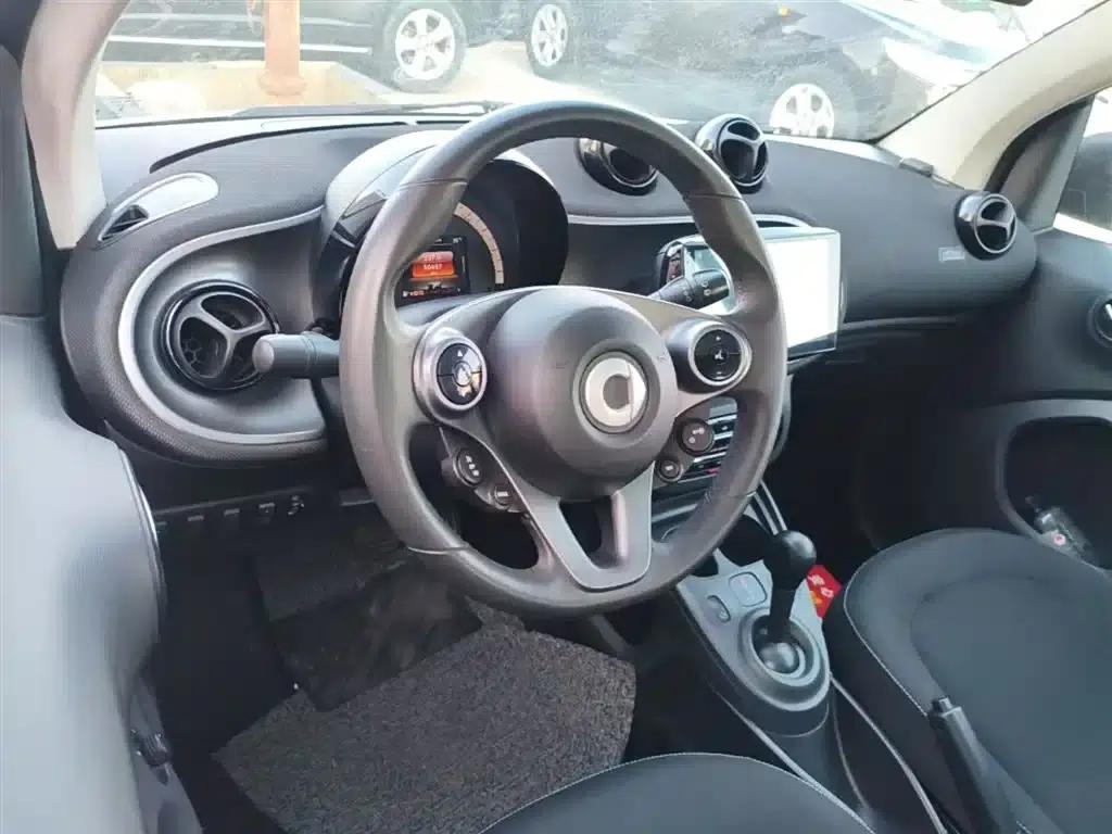 2015 Smart Fortwo 1.0L 52kW Hardtop Passion Edition — миниатюра 11