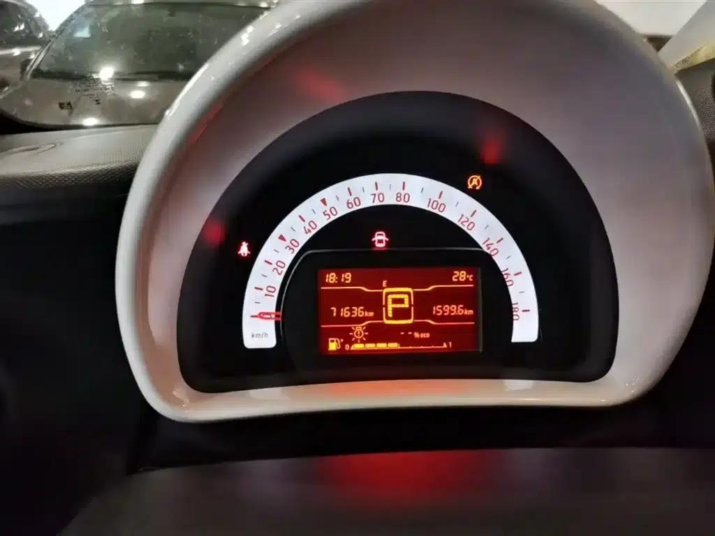 2015 Smart Fortwo 1.0L 52kW Hardtop Dynamic Edition — миниатюра 12
