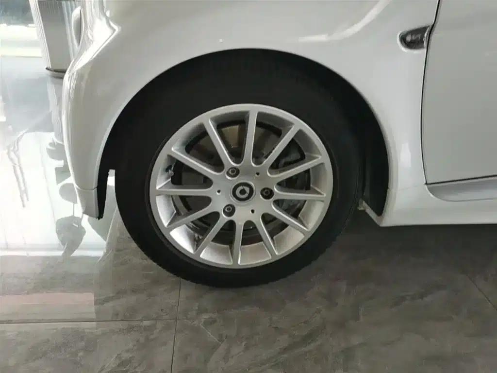 2012 Smart Fortwo 1.0 MHD Hardtop Comfort Edition — миниатюра 23