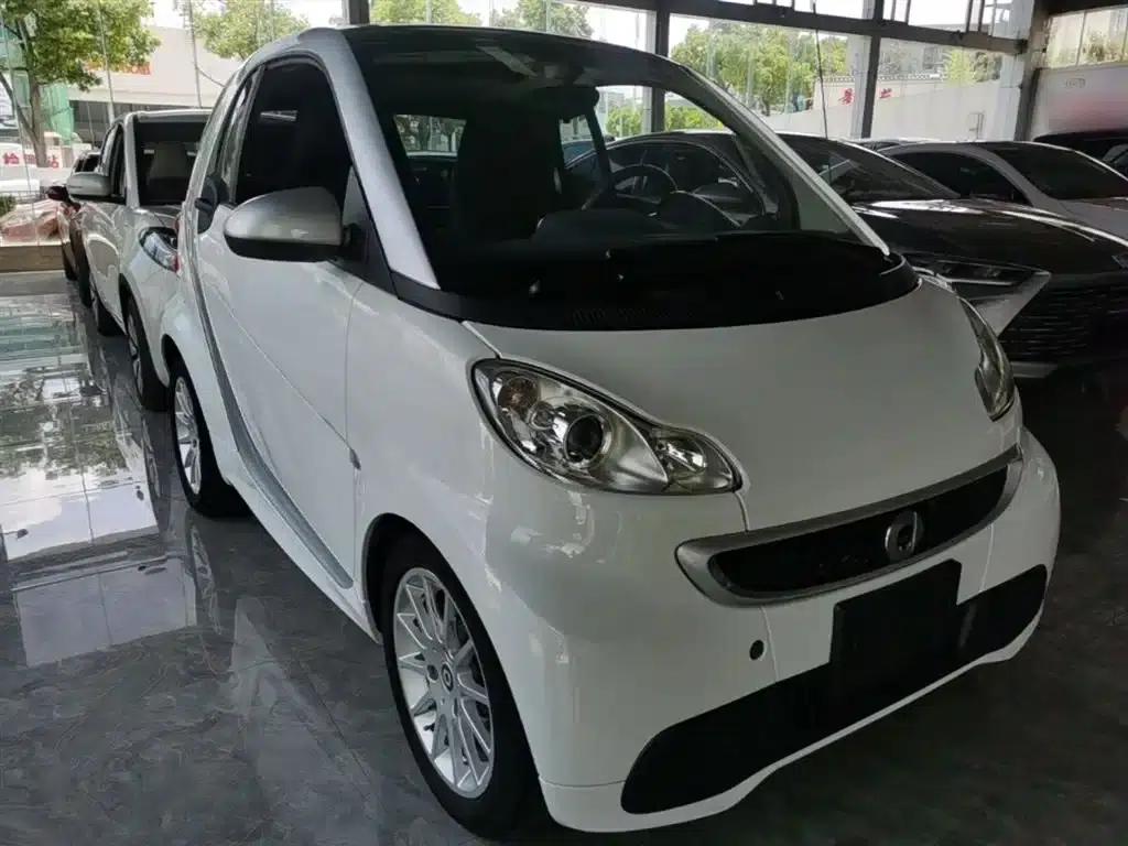 2012 Smart Fortwo 1.0 MHD Hardtop Comfort Edition — миниатюра 4