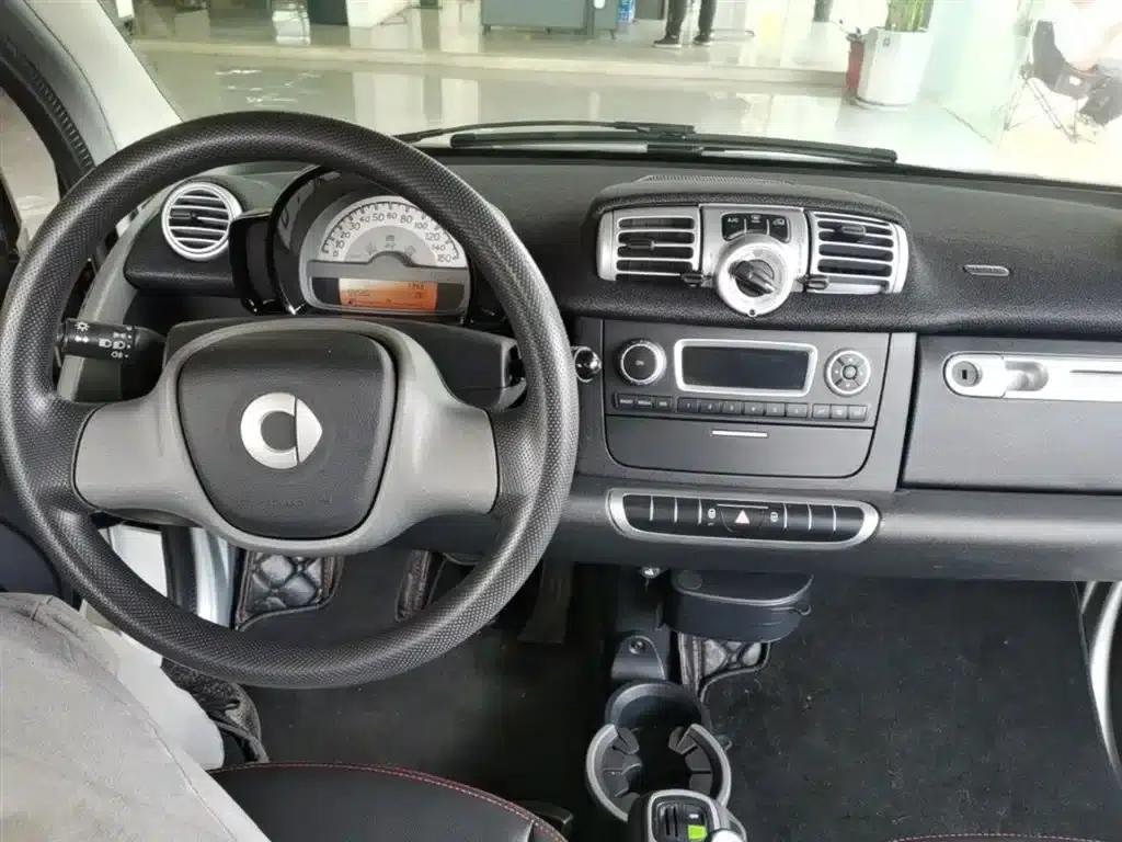 2012 Smart Fortwo 1.0 MHD Hardtop Comfort Edition — миниатюра 10