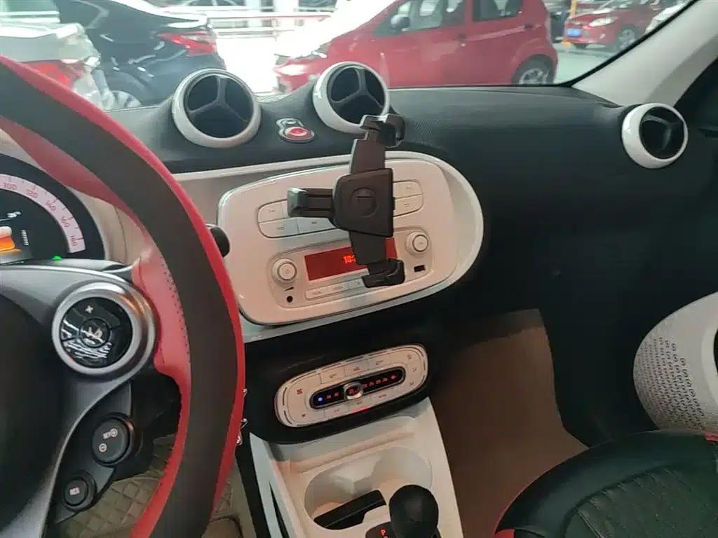 2018 Smart Forfour 1.0L 52kW Passion Edition — миниатюра 13