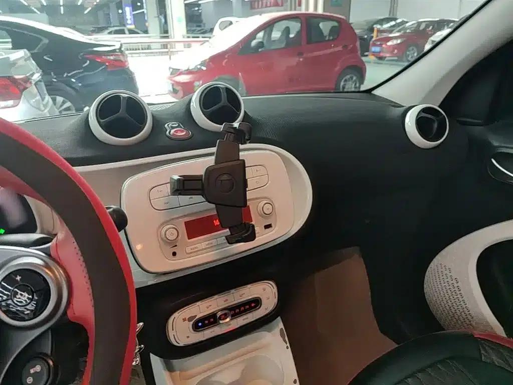 2018 Smart Forfour 1.0L 52kW Passion Edition — миниатюра 10