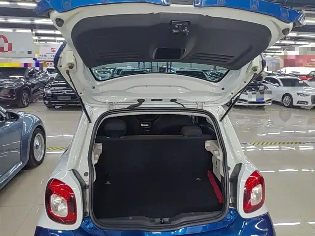 2016 Smart Forfour 1.0L 52kW Dynamic Edition — миниатюра 19