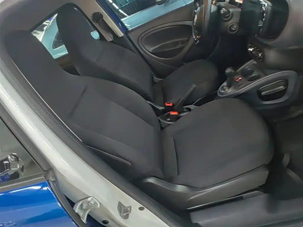 2016 Smart Forfour 1.0L 52kW Dynamic Edition — миниатюра 25
