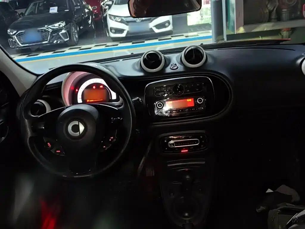 2016 Smart Forfour 1.0L 52kW Dynamic Edition — миниатюра 10