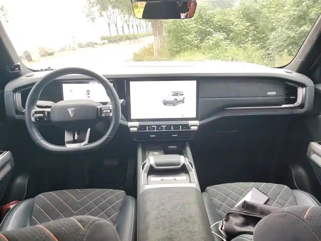 Dark Blue G318 2024 Model, 4WD Air Suspension Version — миниатюра 10