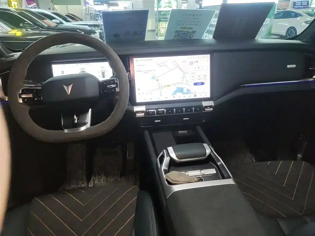 Dark Blue G318 2024 Model, 4WD Air Suspension Version — миниатюра 10