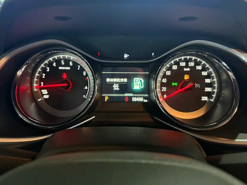 Chevrolet Orlando 2019 Redline 530T Automatic Enjoyment Version (5+2 Seating) China VI — миниатюра 12