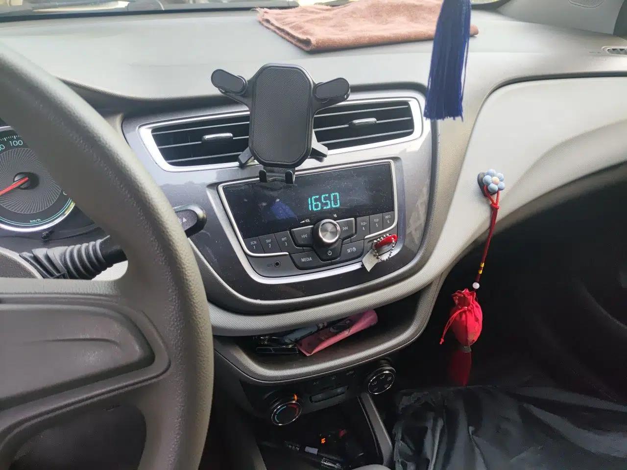 Chevrolet Lova RV 2016 1.5L Manual Comfort Edition — миниатюра 14