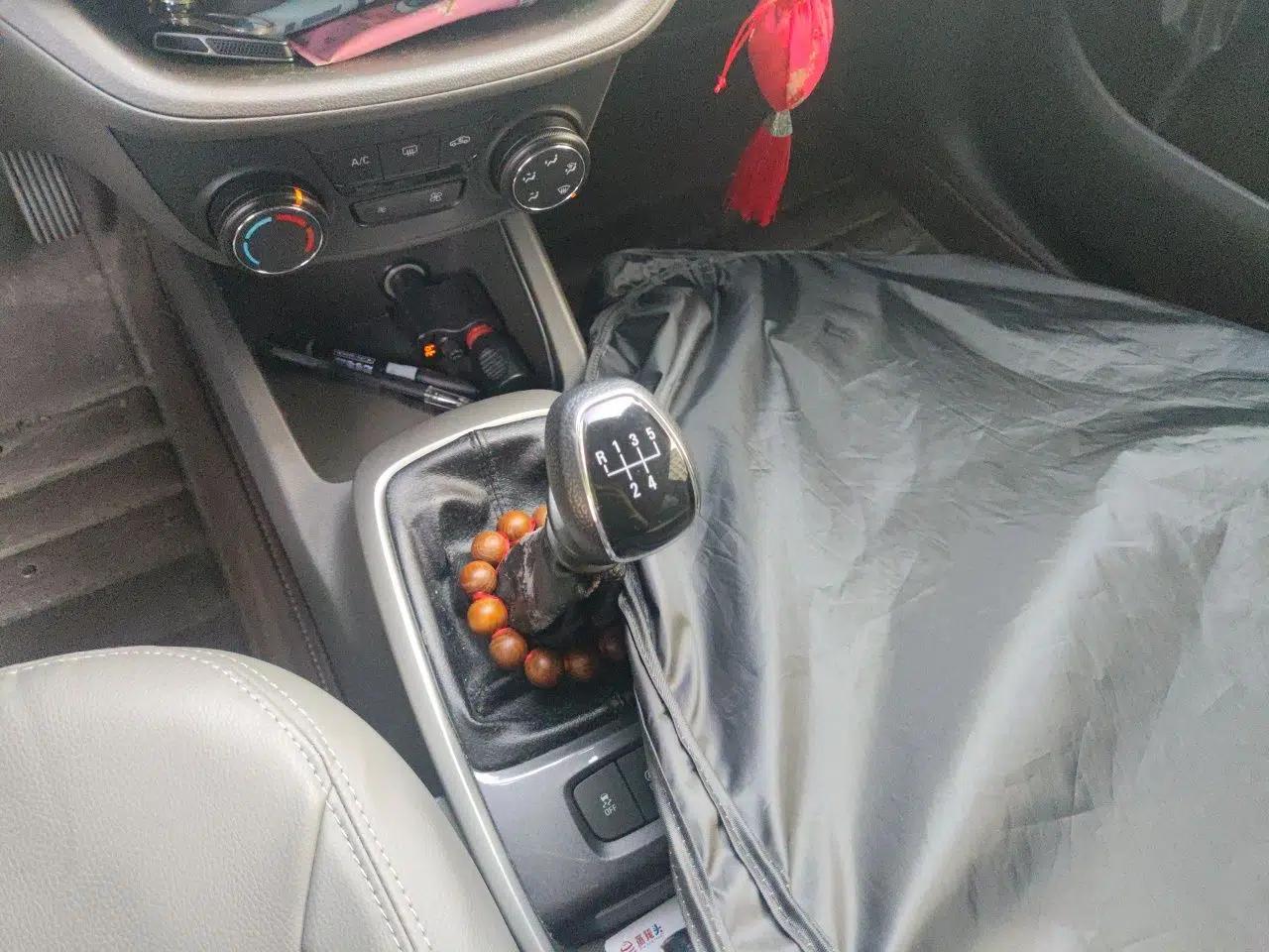 Chevrolet Lova RV 2016 1.5L Manual Comfort Edition — миниатюра 15
