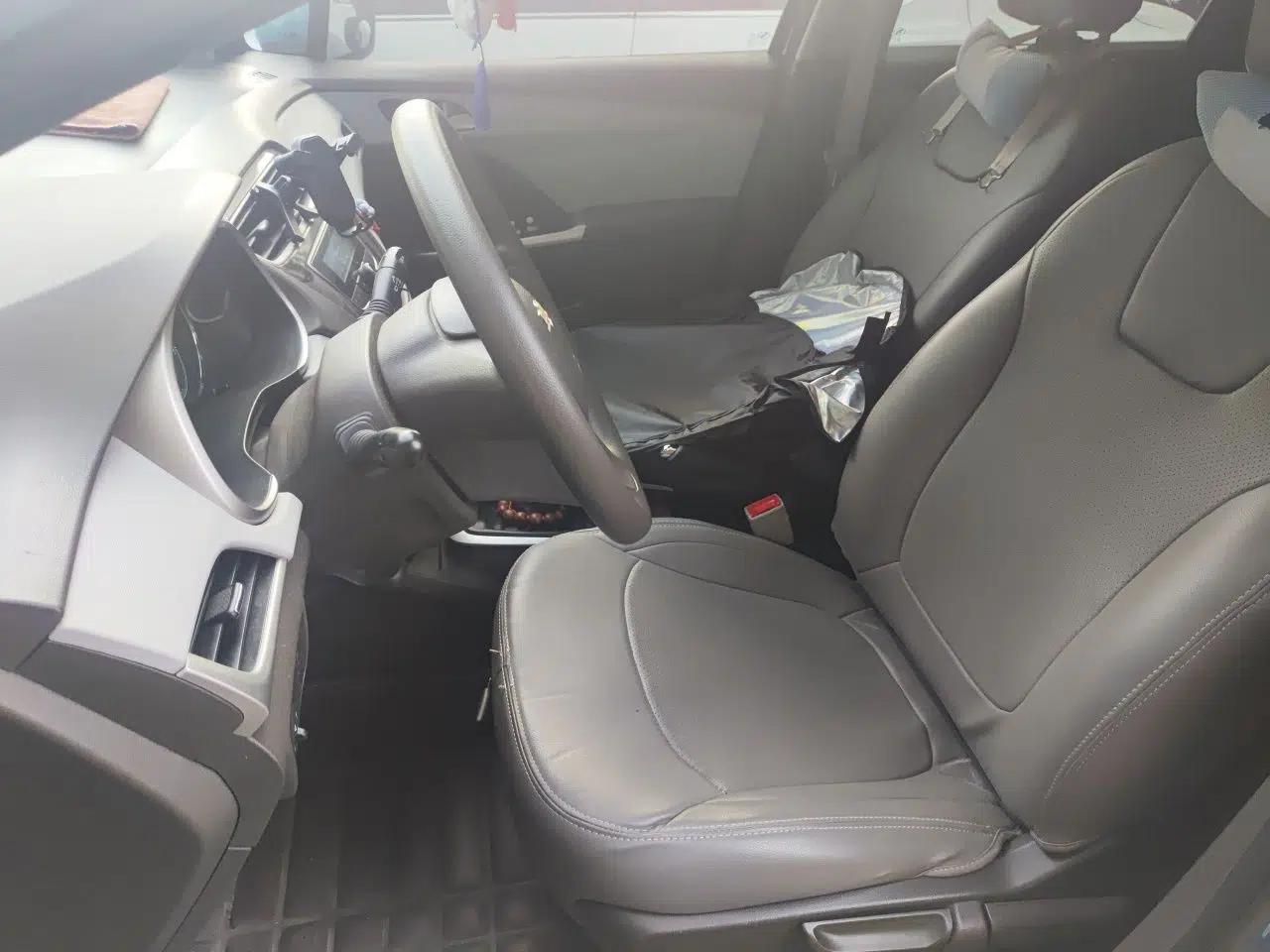 Chevrolet Lova RV 2016 1.5L Manual Comfort Edition — миниатюра 16