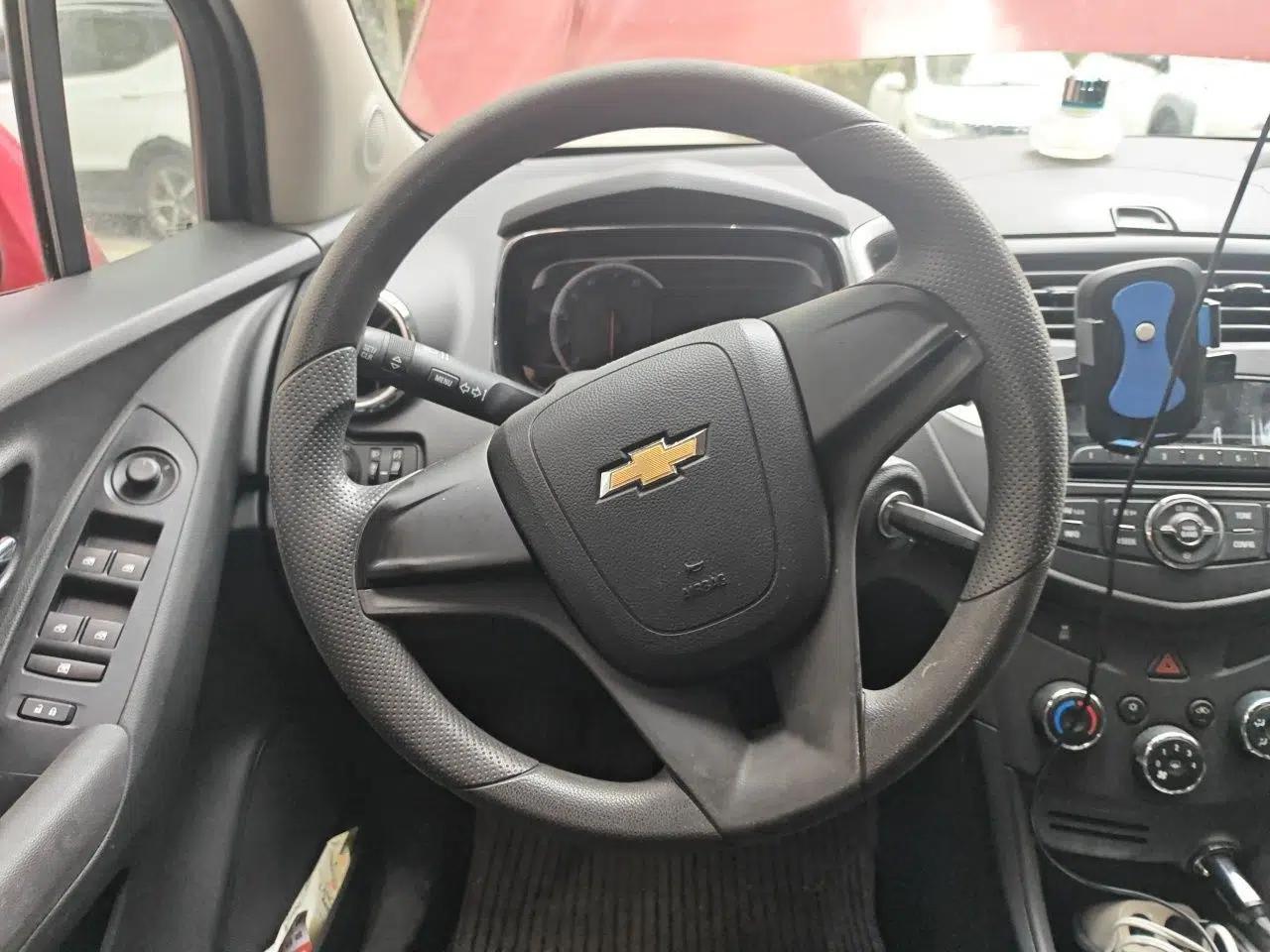 Chevrolet Trax 2016 1.4T Manual Two-Wheel Drive Comfort Version with Sunroof — миниатюра 7