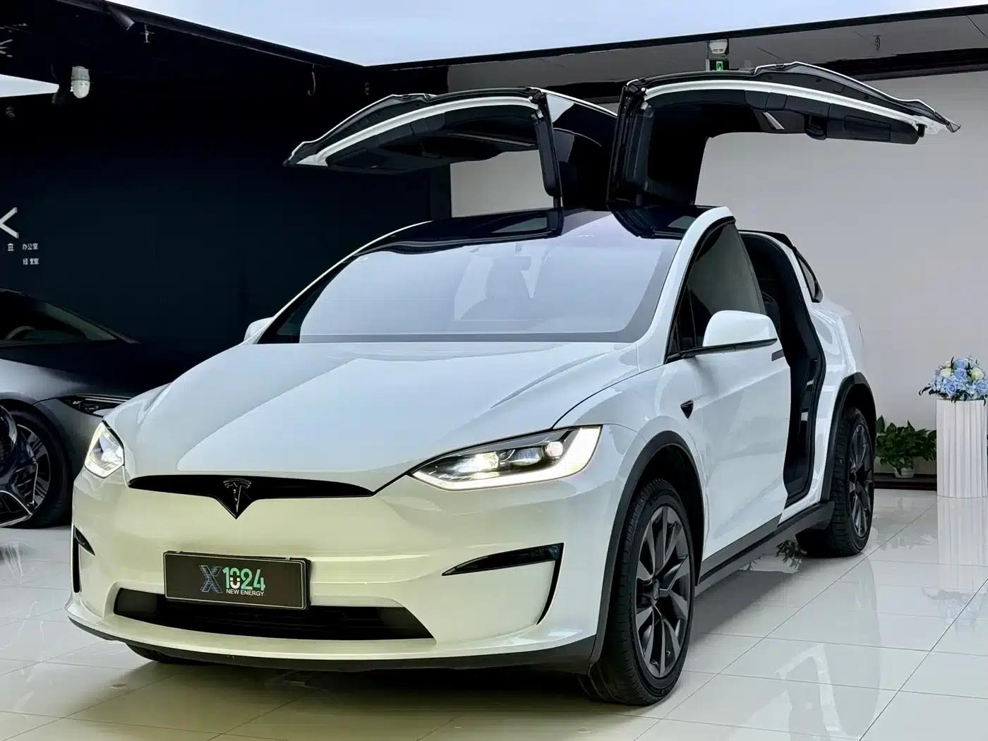 2023 Model X Tri-Motor All-Wheel Drive Plaid Edition — миниатюра 1