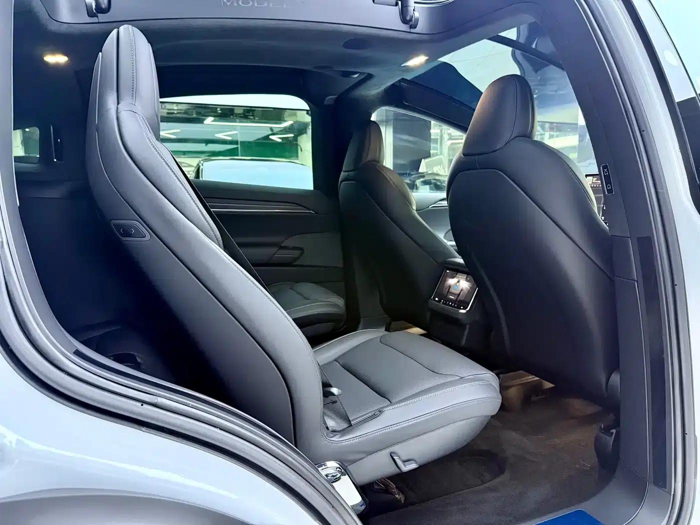 2023 Model X Tri-Motor All-Wheel Drive Plaid Edition — миниатюра 12