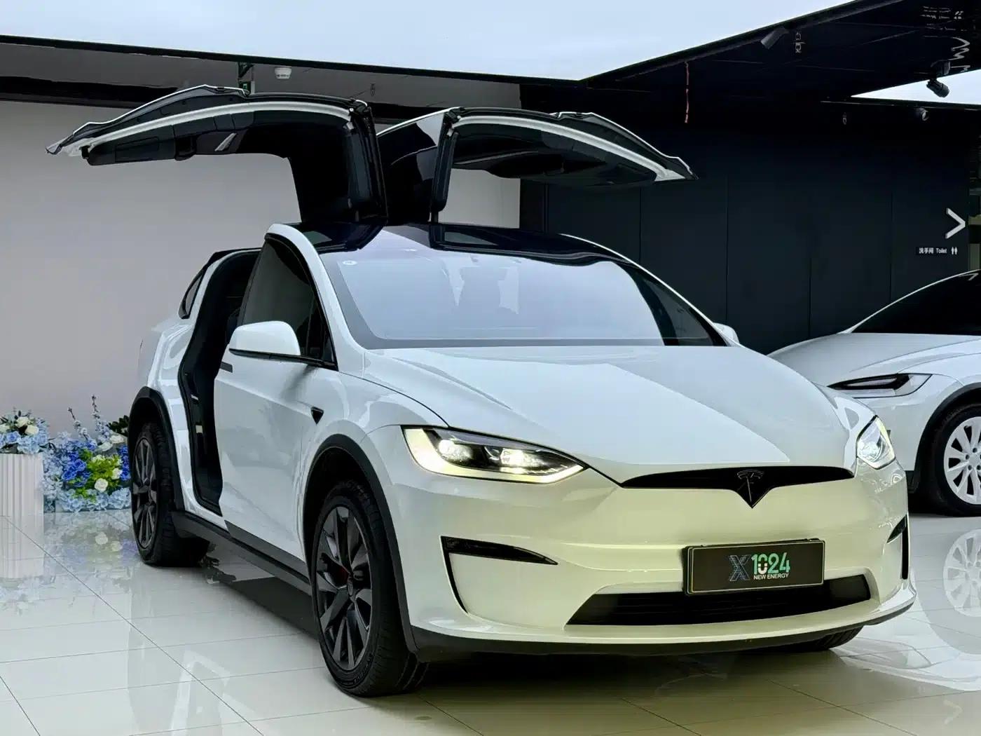 2023 Model X Tri-Motor All-Wheel Drive Plaid Edition — миниатюра 3