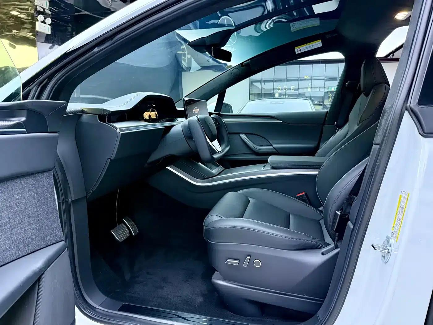 2023 Model X Tri-Motor All-Wheel Drive Plaid Edition — миниатюра 4