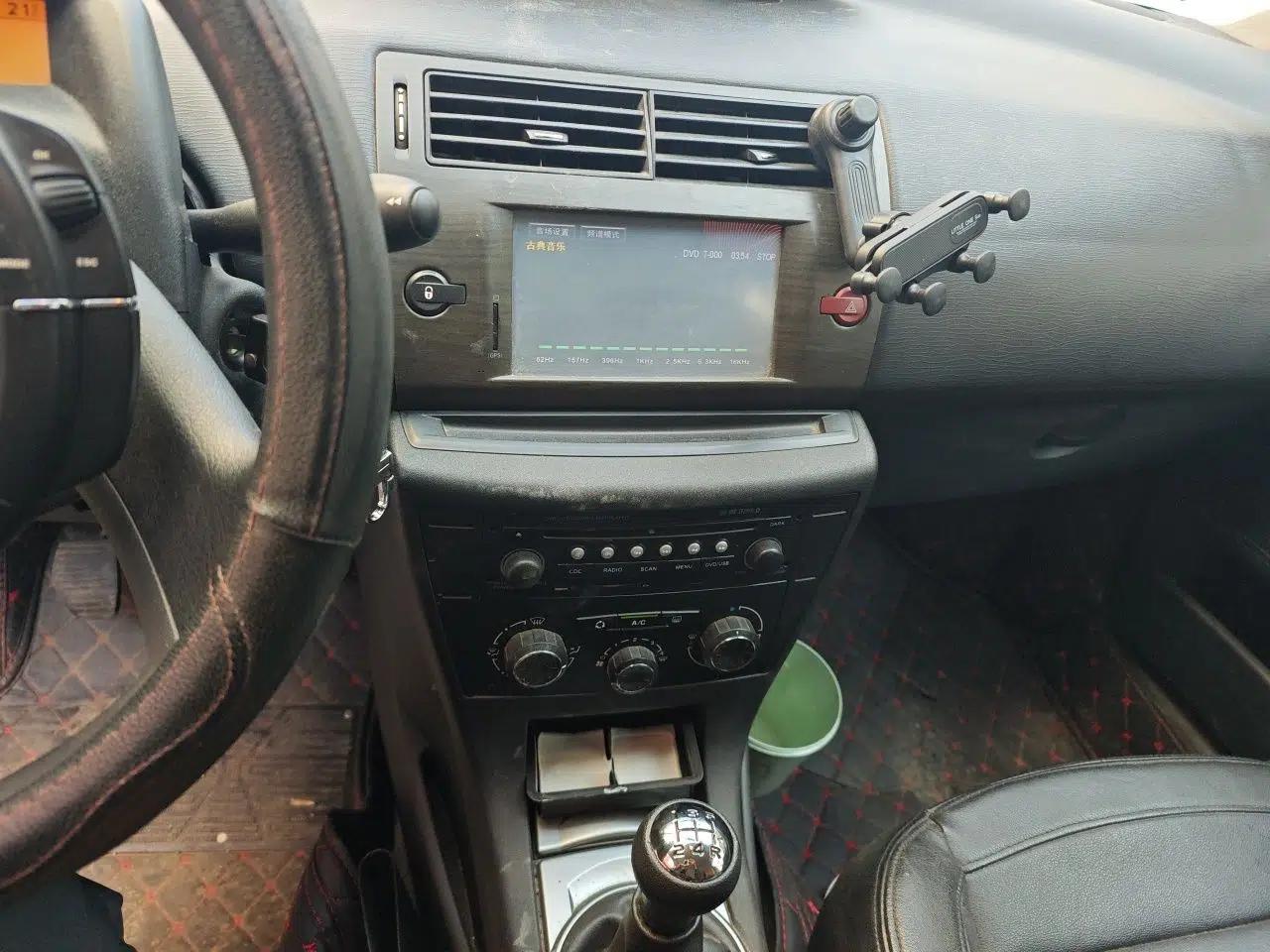 Citroen C-Quatre 2011 Sedan 1.6L Manual Fashion Edition — миниатюра 14