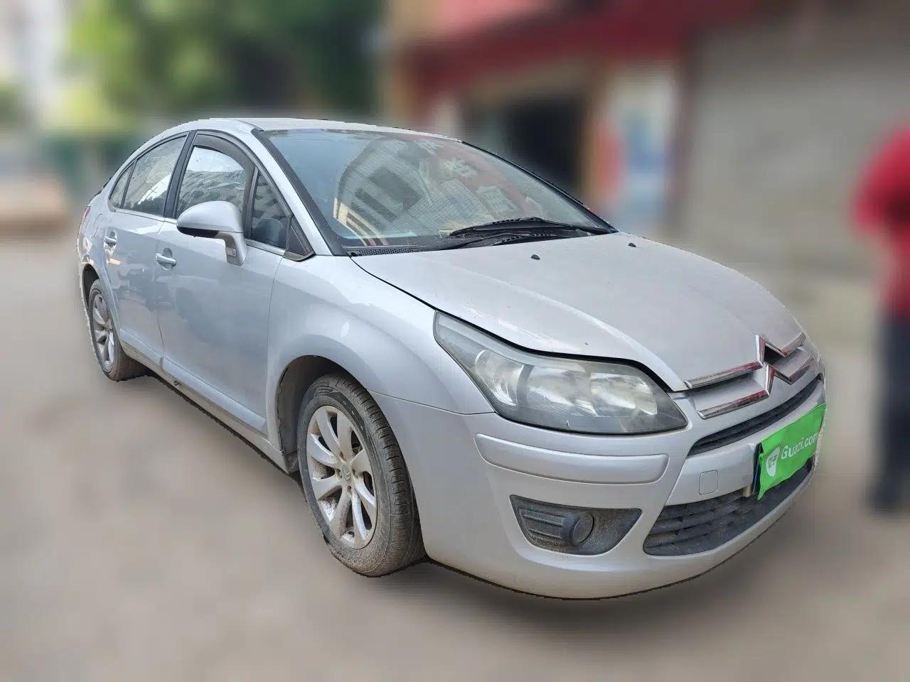 Citroen C-Quatre 2011 Sedan 1.6L Manual Fashion Edition — миниатюра 3