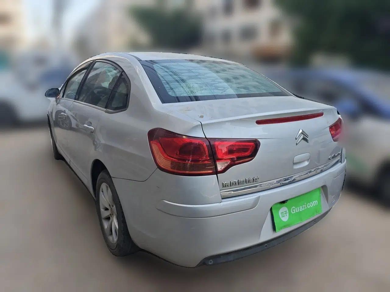 Citroen C-Quatre 2011 Sedan 1.6L Manual Fashion Edition — миниатюра 4