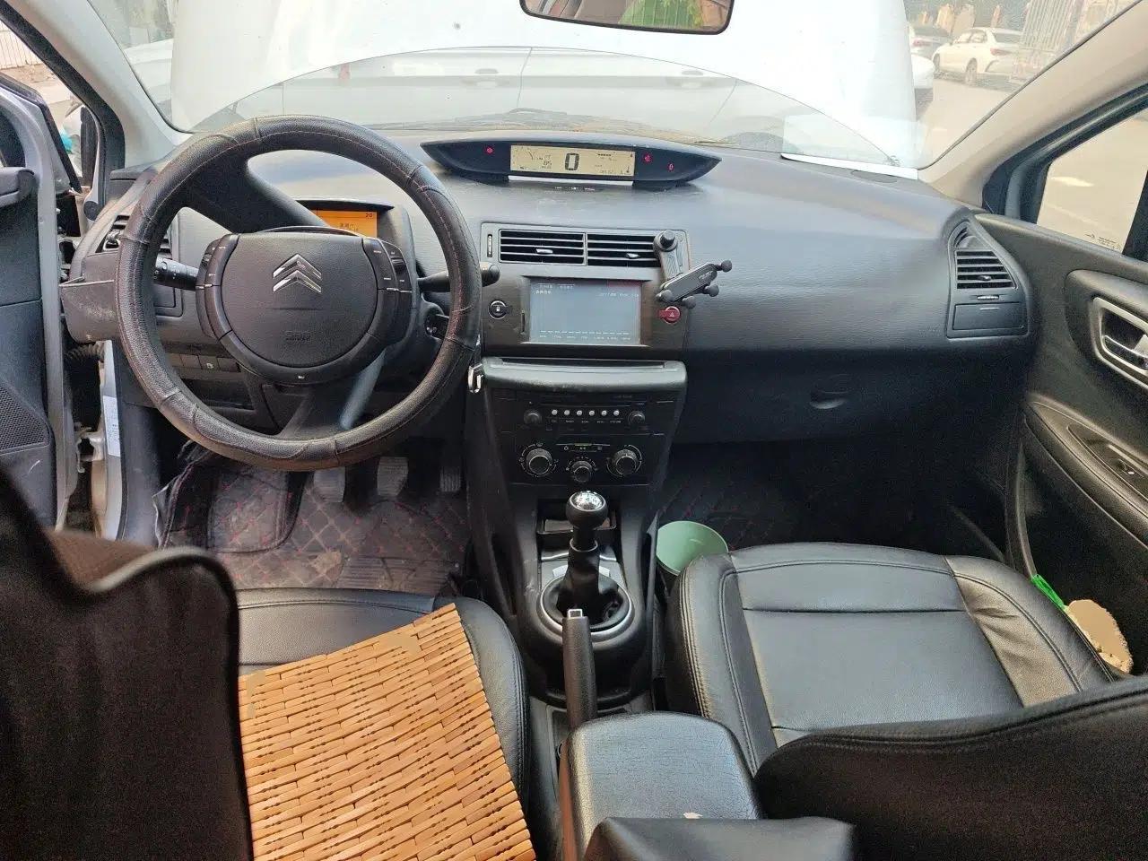 Citroen C-Quatre 2011 Sedan 1.6L Manual Fashion Edition — миниатюра 10