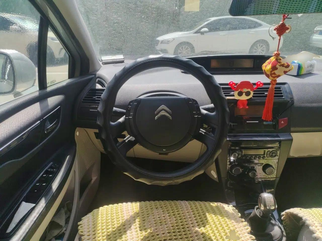 Citroen C-Quatre 2012 Sedan 1.6L Manual Prestige Model — миниатюра 11