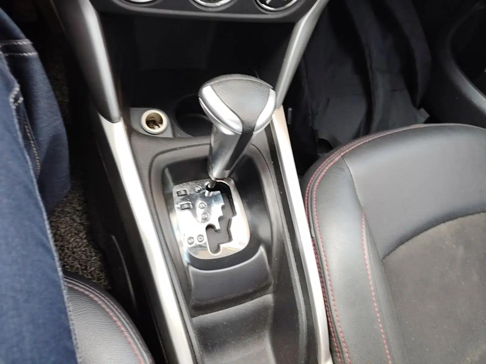 Citroen C3-XR 2015 1.6L Automatic Fashion Model — миниатюра 17