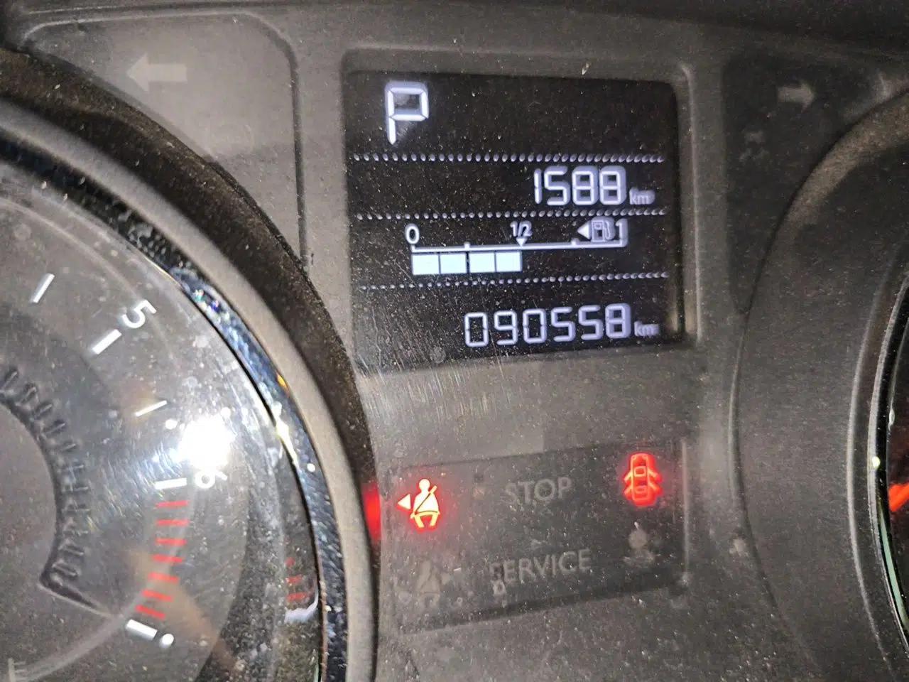Citroen C3-XR 2015 1.6THP Automatic Flagship Model — миниатюра 13