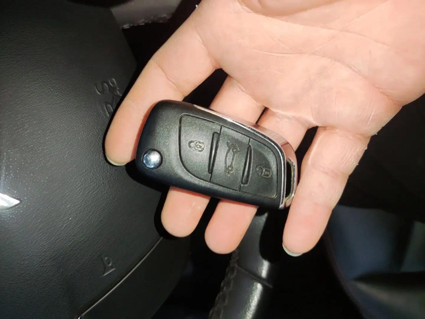 Citroen C4L 2015 1.8L Automatic Luxury Edition — миниатюра 12