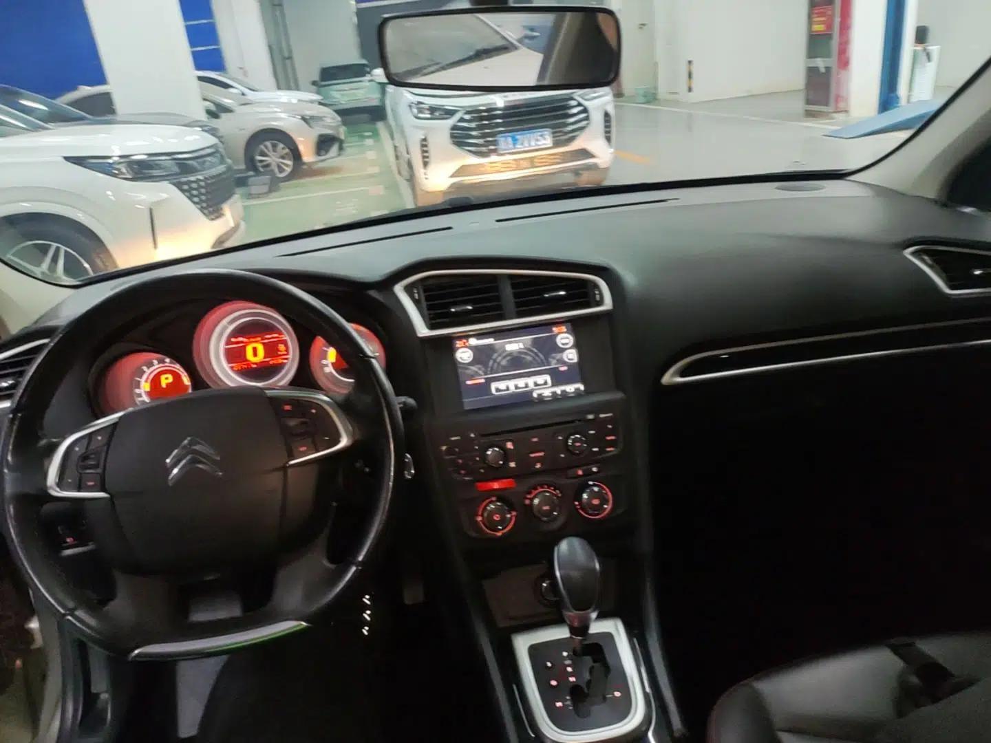 Citroen C4L 2015 1.8L Automatic Luxury Edition — миниатюра 13