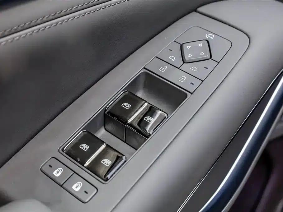 Denza N9 2025 Flagship Edition — миниатюра 30