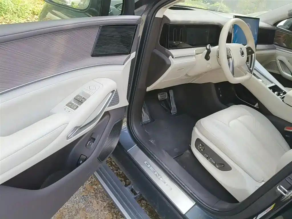Denza N9 2025 Flagship Edition — миниатюра 16