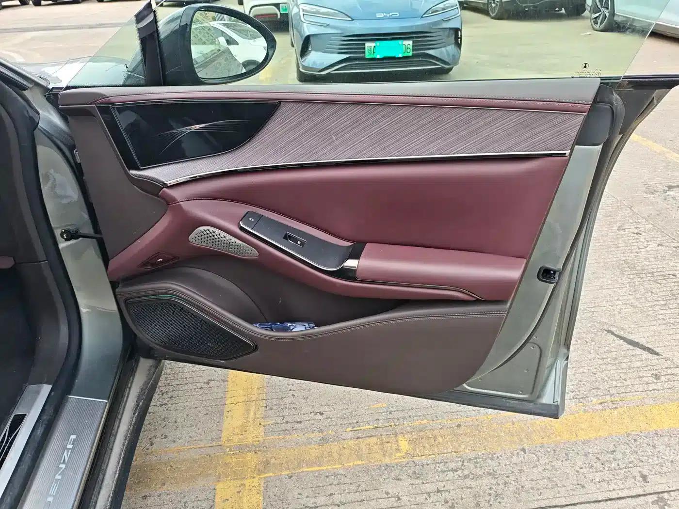 Denza Z9 GT 2024 1100 AWD Ultra Edition — миниатюра 24
