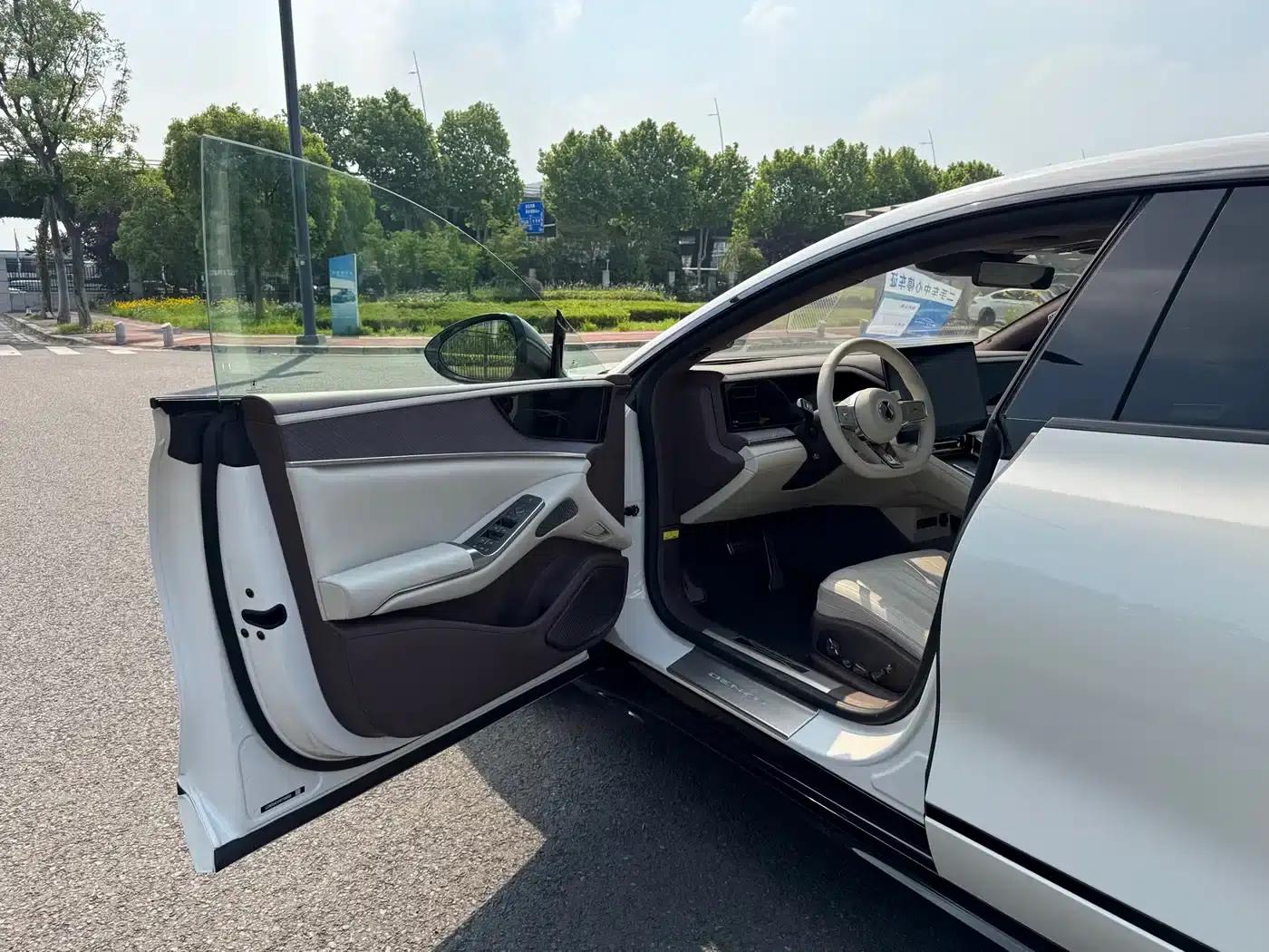 Denza Z9 GT 2024 1100 AWD Ultra Edition — миниатюра 8