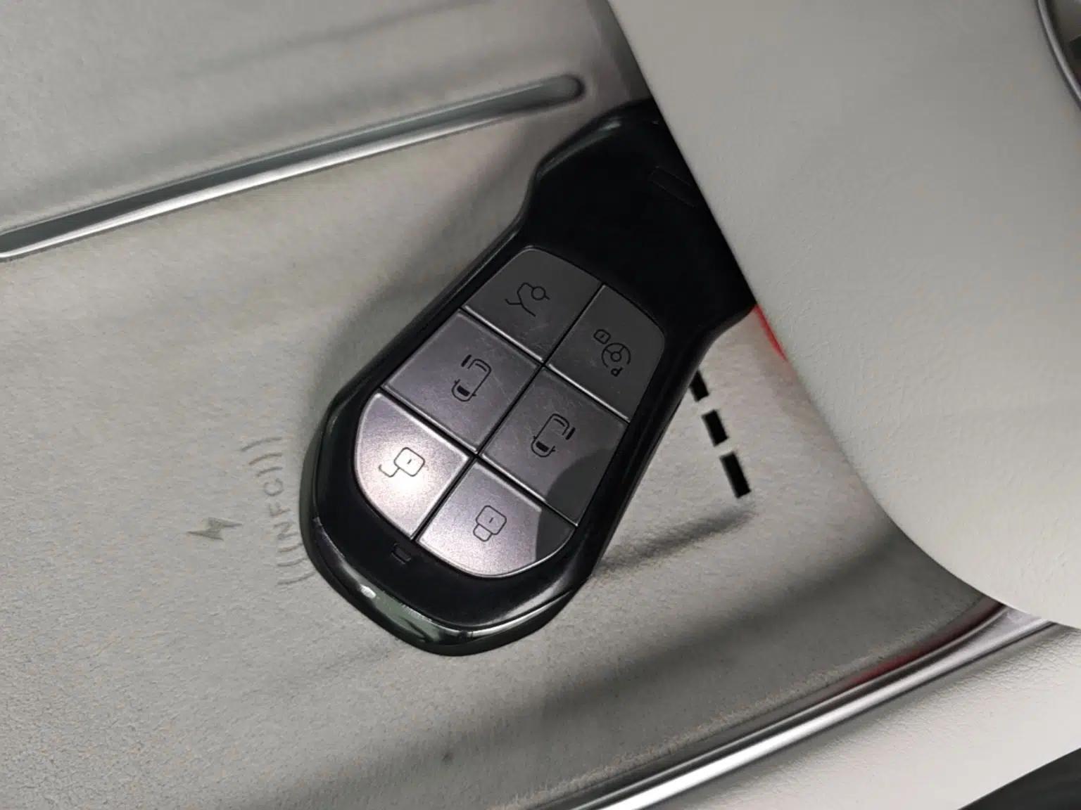 XPeng X9 2026 Model—Range-Extended Version 1602 Ultra — миниатюра 12