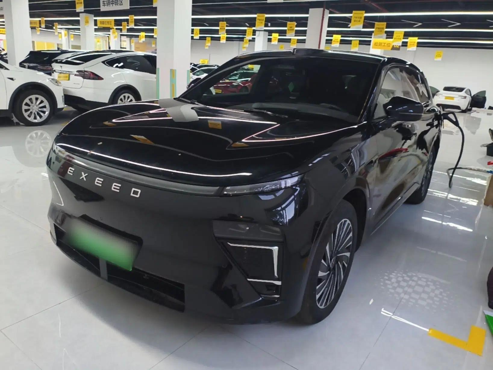 EXEED Star Era ET 2024 Extended-Range 240 Ultra All-Wheel Drive — миниатюра 1