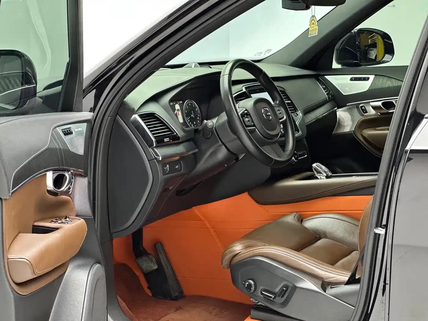 2021 Volvo XC90 B6 Inscription Luxury Edition 7-seater — миниатюра 13